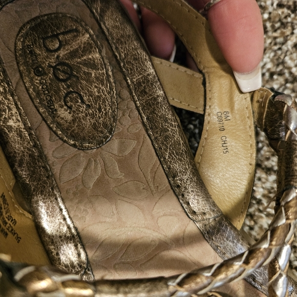 Gold Flip Flops - Picture 2 of 3